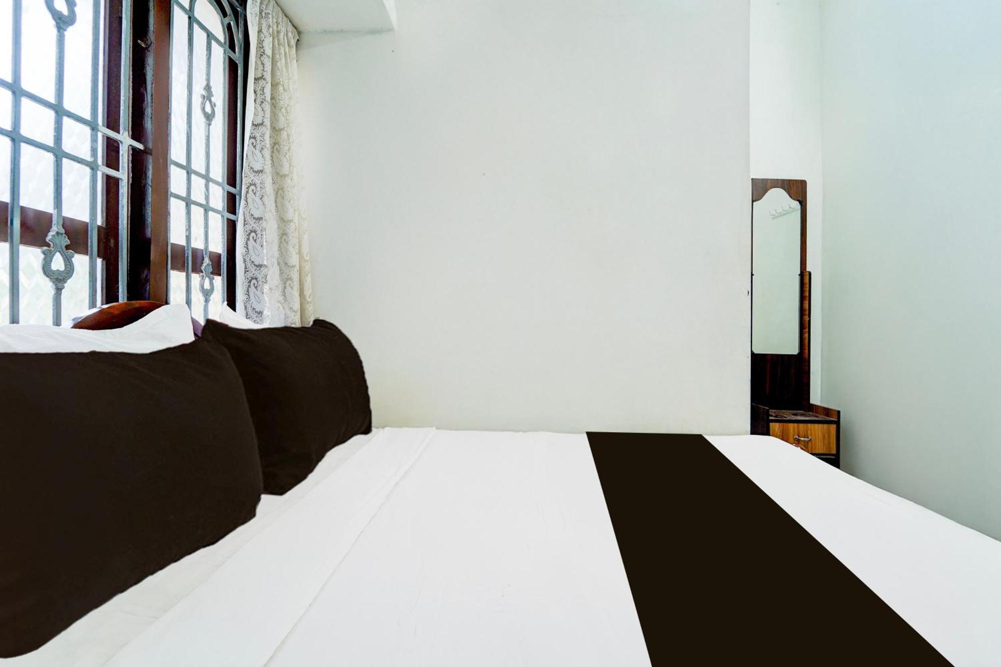 Hotel O Sri Srinivasa Residency 根尼亚古马里 外观 照片
